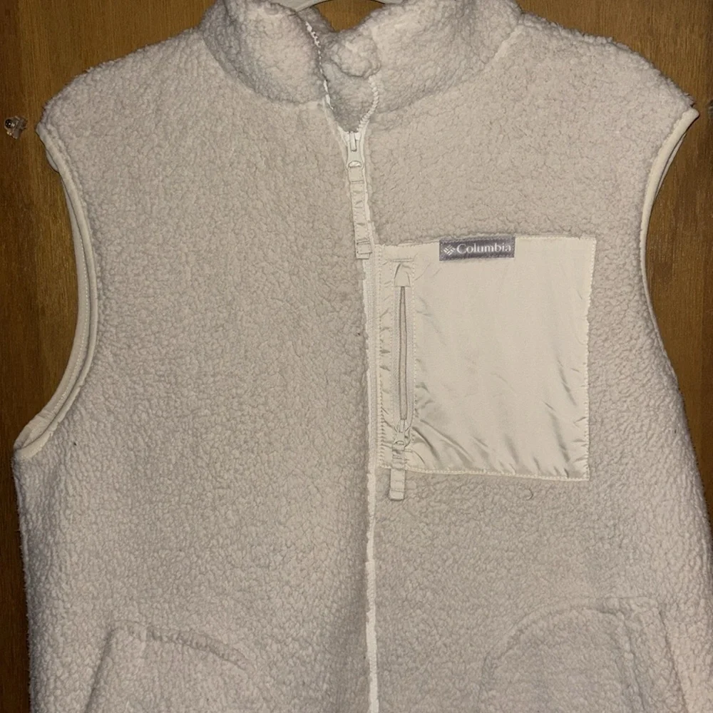 EUC Womens Columbia Sherpa vest Large - Picture 3 of 7